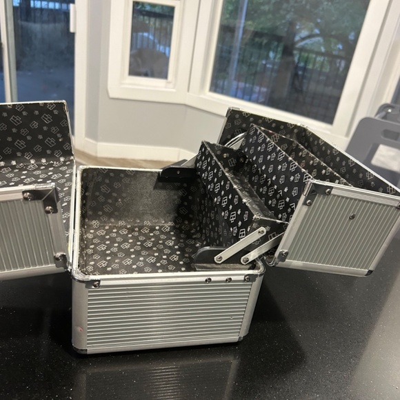 caboodles - Picture 3 of 4